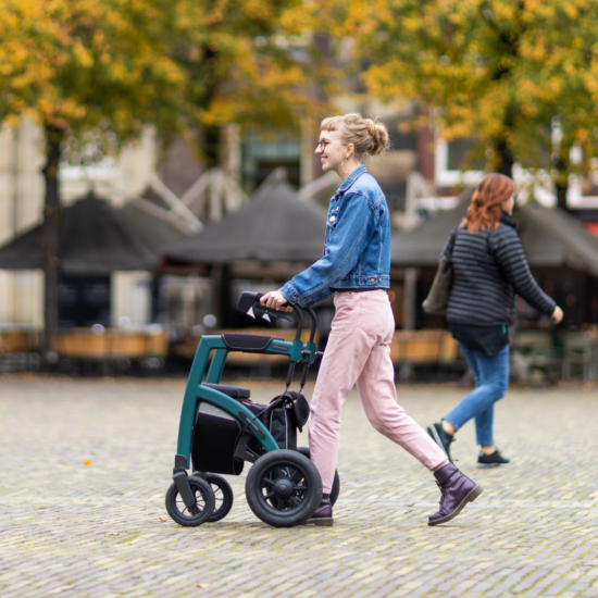 Rollz Motion Performance Rollstuhl und Rollator in einem